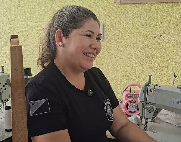 Pintura em panos de prato é instrumento de ressocialização de mulheres no presídio feminino de Rio Branco