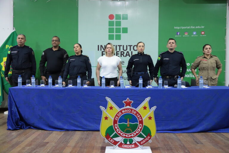 Detran e Polícia Militar entregam novo fardamento ao 8º Batalhão