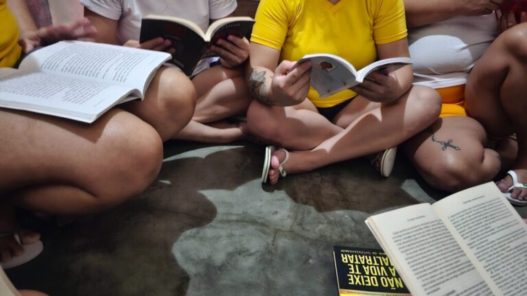 Projeto de leitura promove ressocialização de pessoas privadas de liberdade em Tarauacá